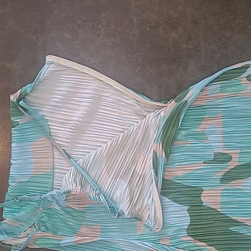 ABSTRACT SHAPES PATTERN PLEATED MAXI SUMMER DRESS - Picture 6 of 7